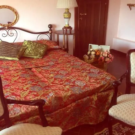 Magnolia House
