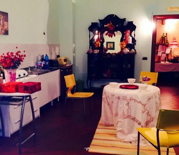 לינה וארוחת בוקר Magnolia House