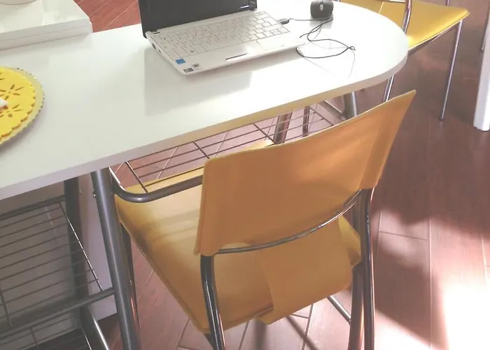 לינה וארוחת בוקר Magnolia House 2*